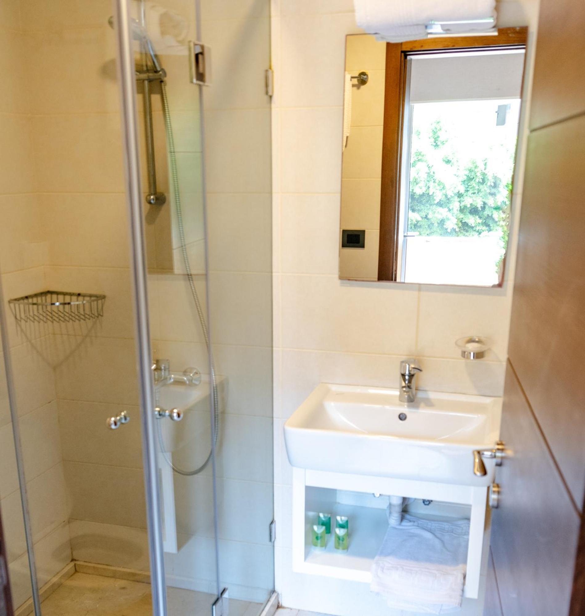 Britannia Suites Beirut Ngoại thất bức ảnh